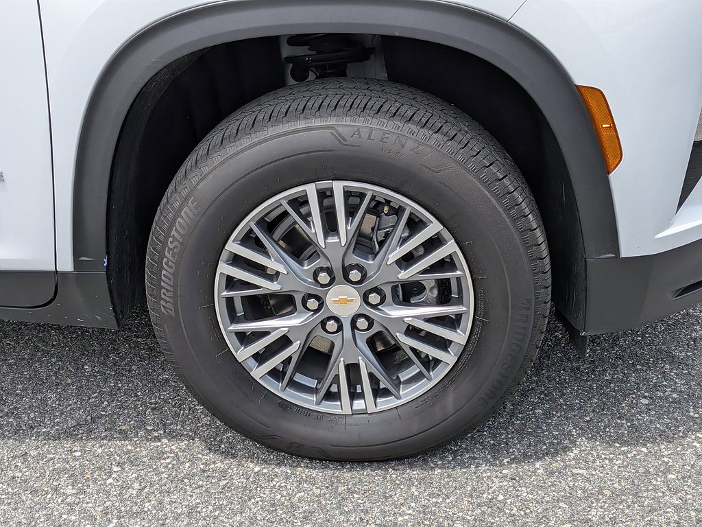 2025 Chevrolet Traverse LT - Photo 27