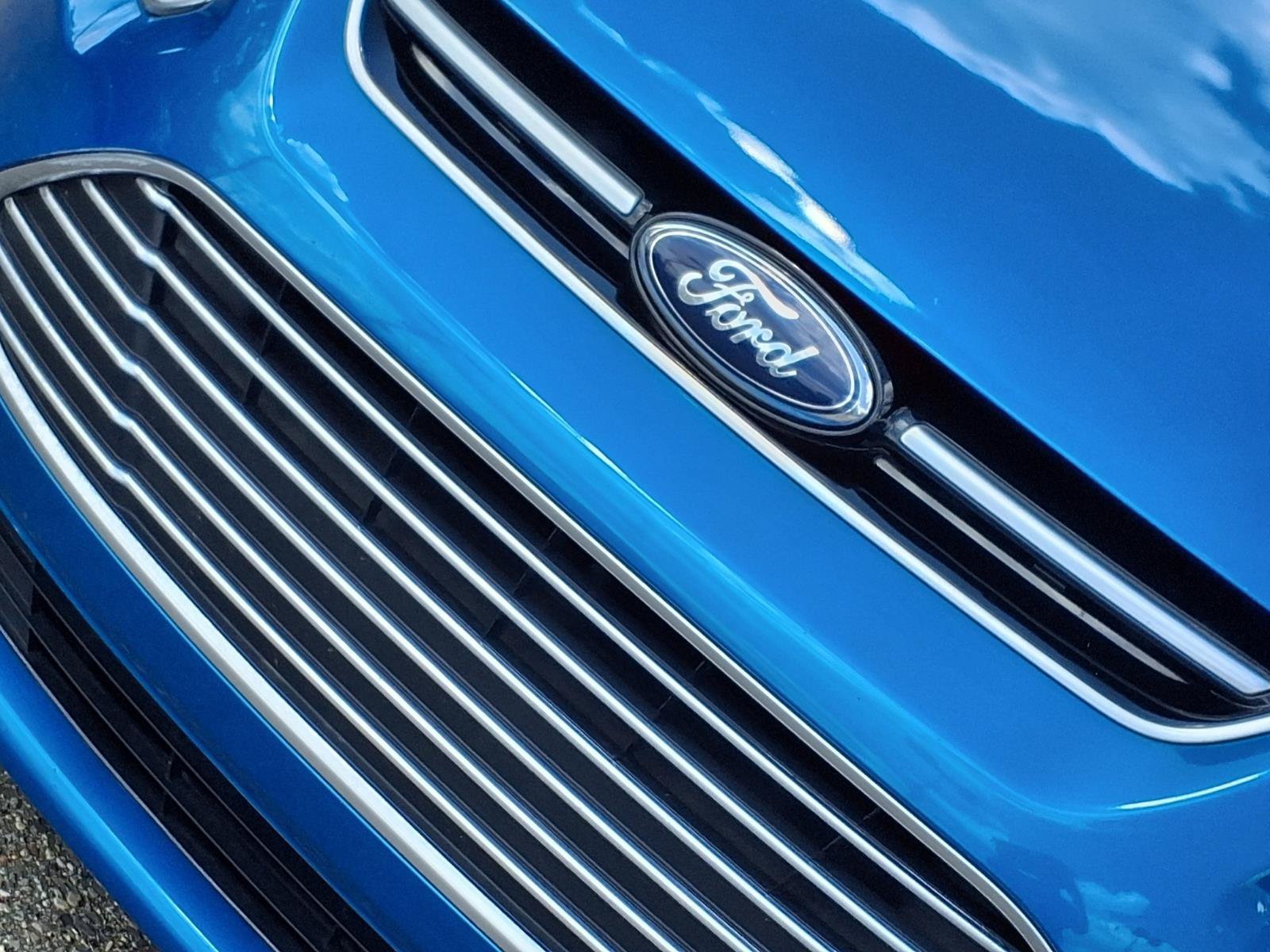 Used 2013 Blue Candy Metallic Tinted Clearcoat Ford SE image 22