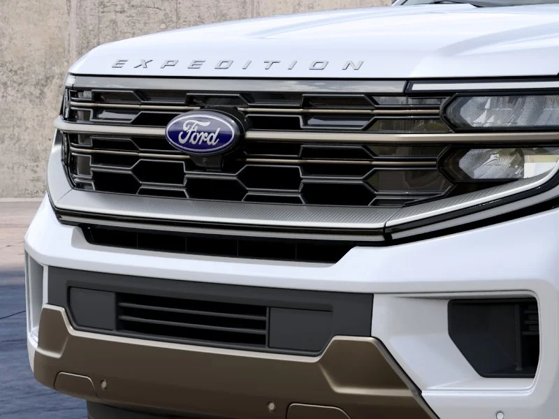 New 2027 Star White Metallic Tri-Coat Ford King Ranch® image 17