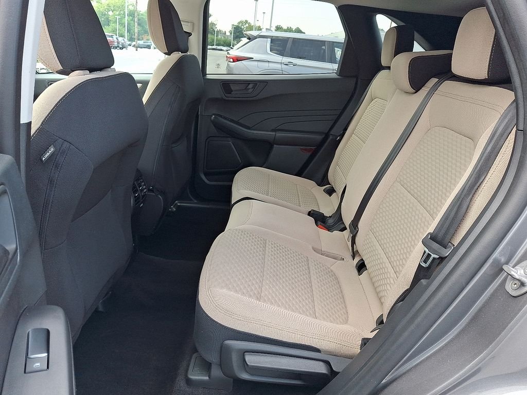 Used 2022 Gray Ford SE image 11