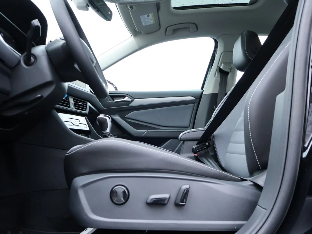 New 2026 Black Volkswagen 1.5T SE image 36