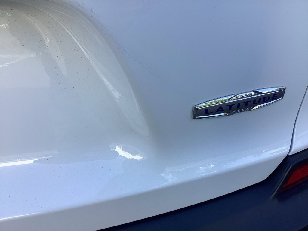 Used 2019 White Jeep Latitude Plus image 18
