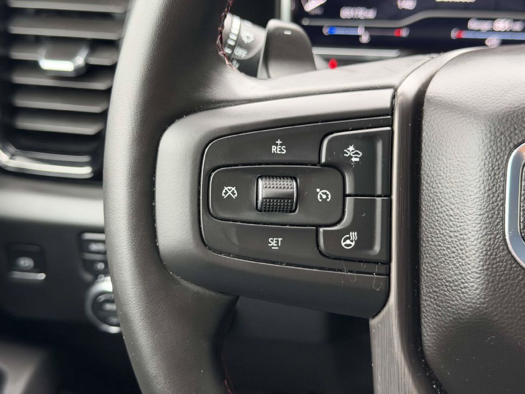 Used 2025 White GMC AT4X image 9