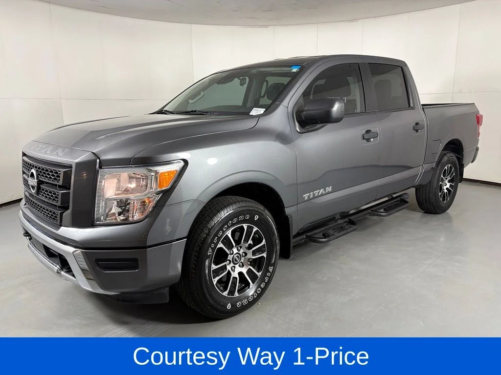 Used 2024 Gray Nissan SV image 5