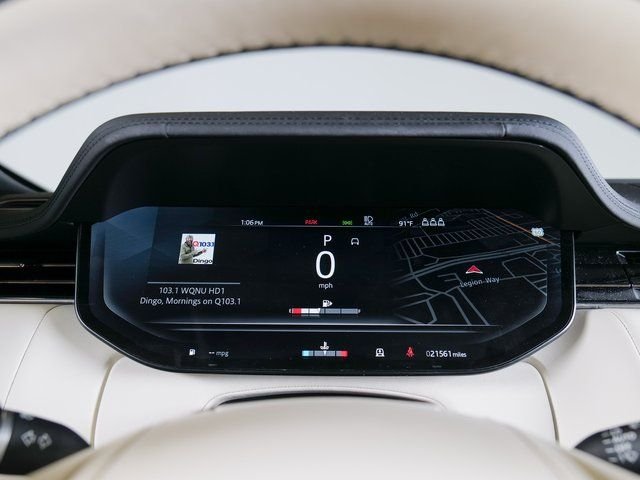 Certified Used 2023 Ostuni White Pearl Land Rover SE image 18