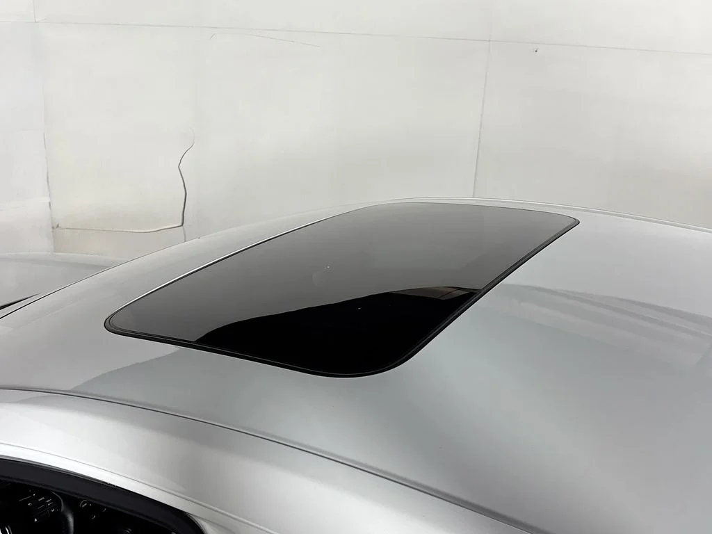 Used 2025 White Honda Touring image 19