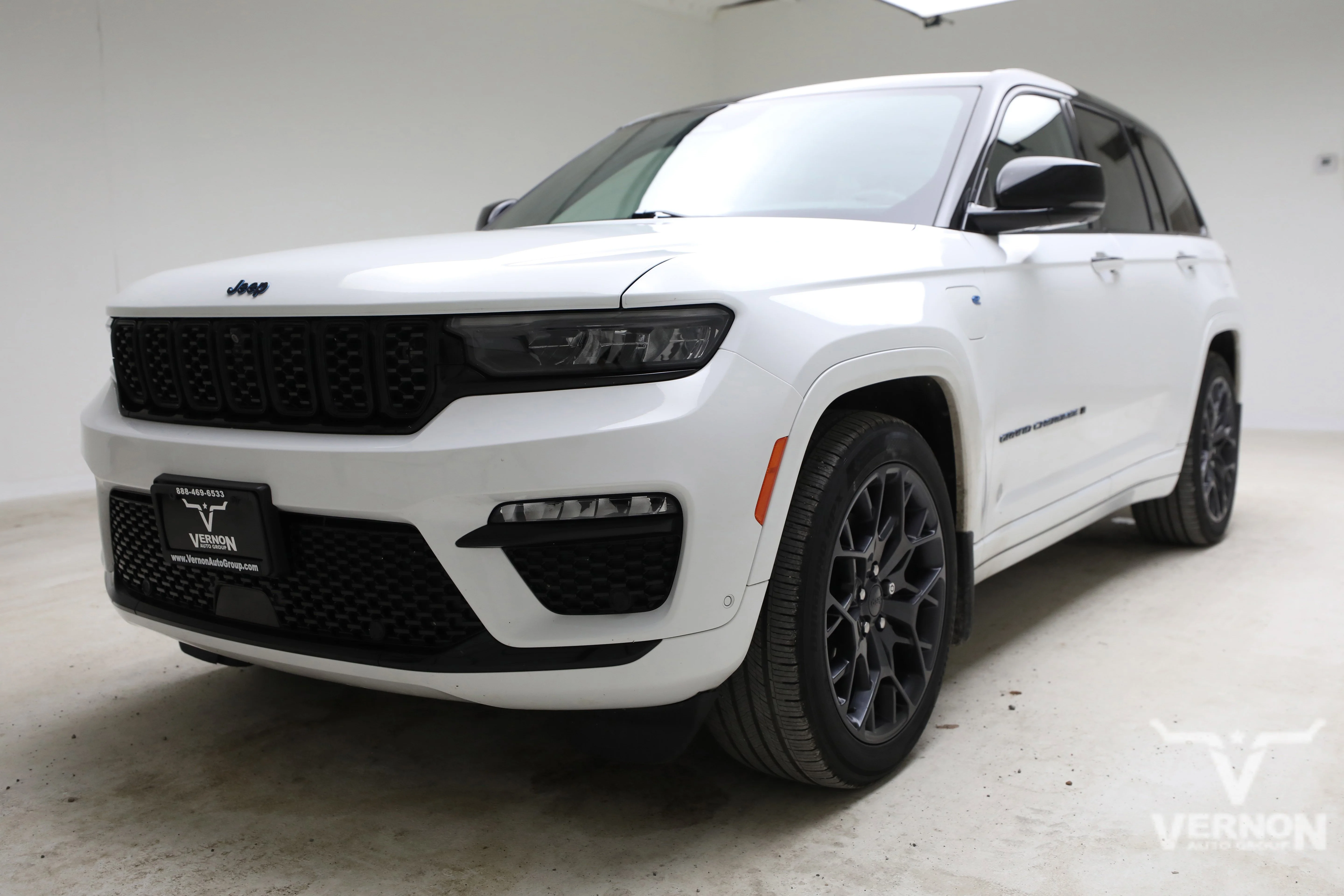 2023 Jeep Grand Cherokee Summit Reserve 4xe 4x4's photo