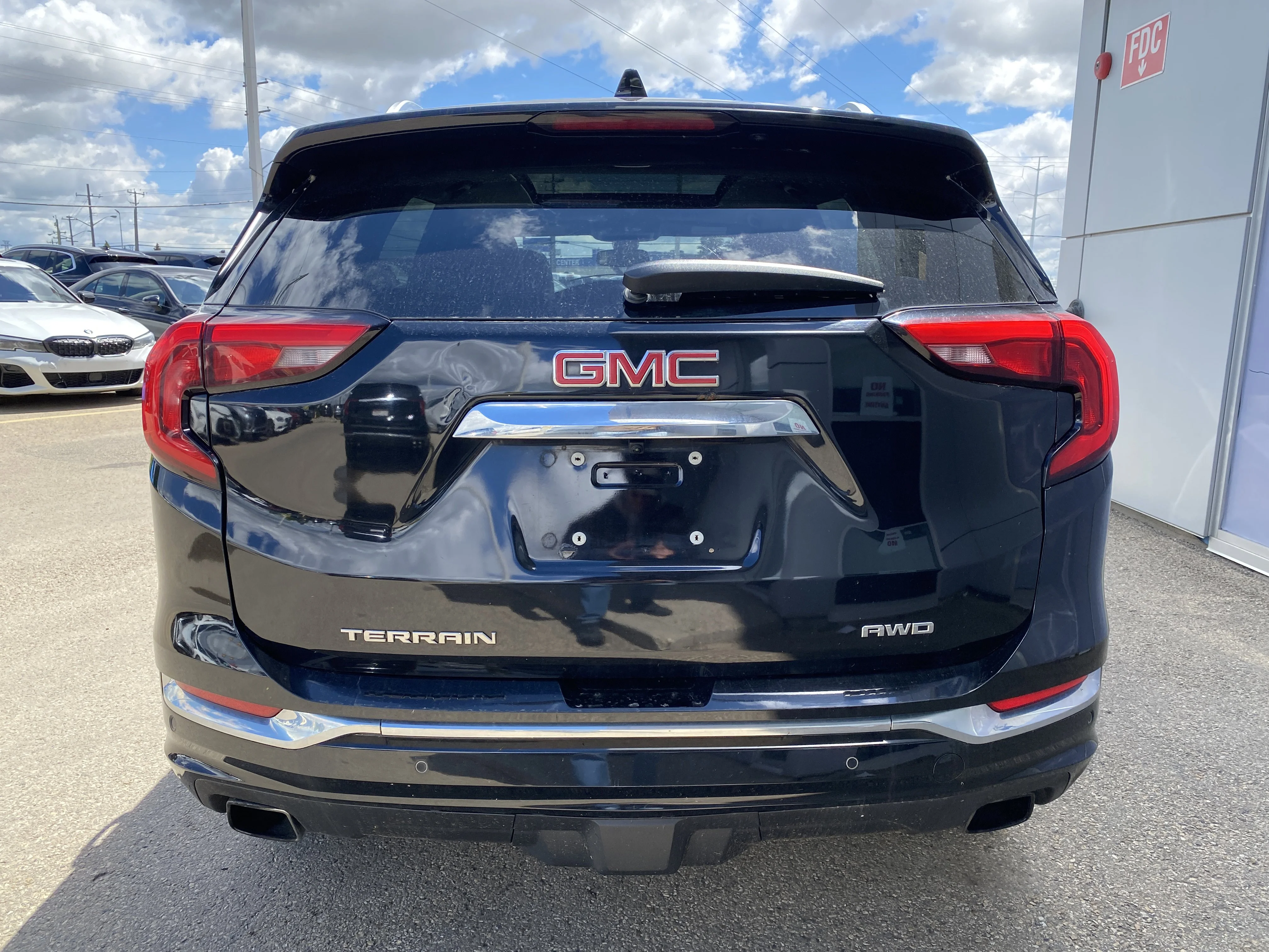 Used 2018 Black GMC Denali AWD image 4