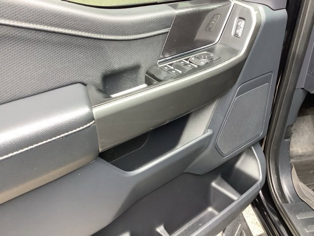 Used 2022 Black Metallic Ford XLT image 15