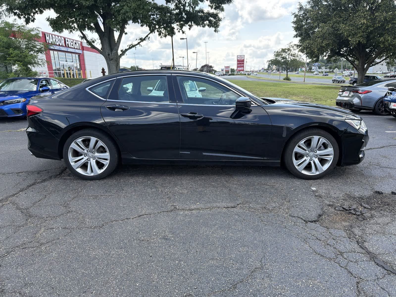 Used 2023 Majestic Black Pearl Acura w/Technology Package image 6