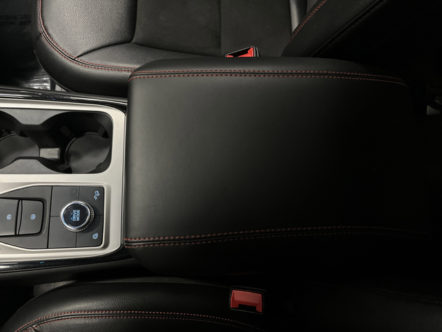 2023 Ford Explorer ST-LINE - Photo 21