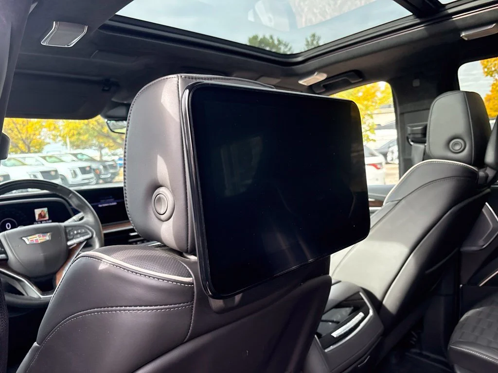 Used 2022 Crystal White Cadillac Sport Platinum image 18