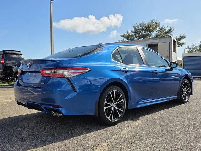 Used 2018 Blue Toyota SE image 6