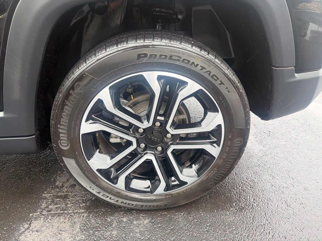 Certified Used 2022 Black Jeep Limited image 15