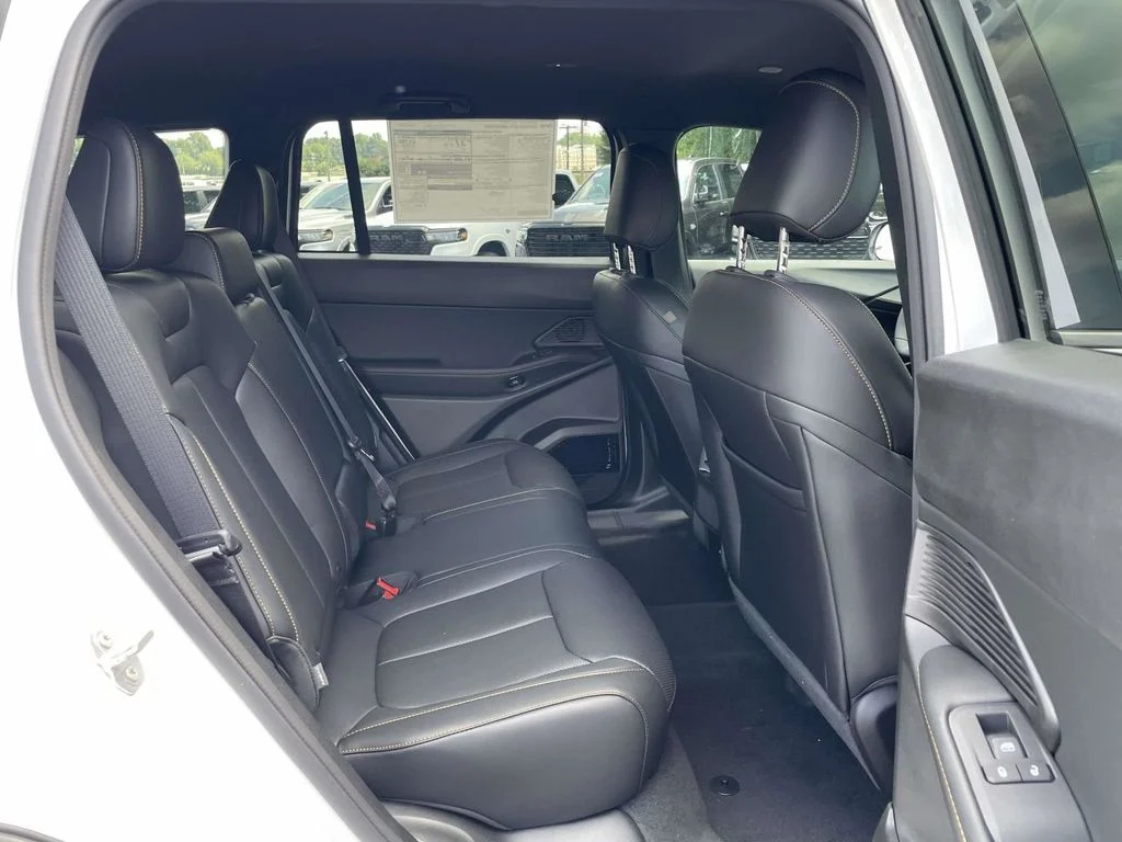 New 2026 Bright White Clearcoat Jeep Laredo image 18