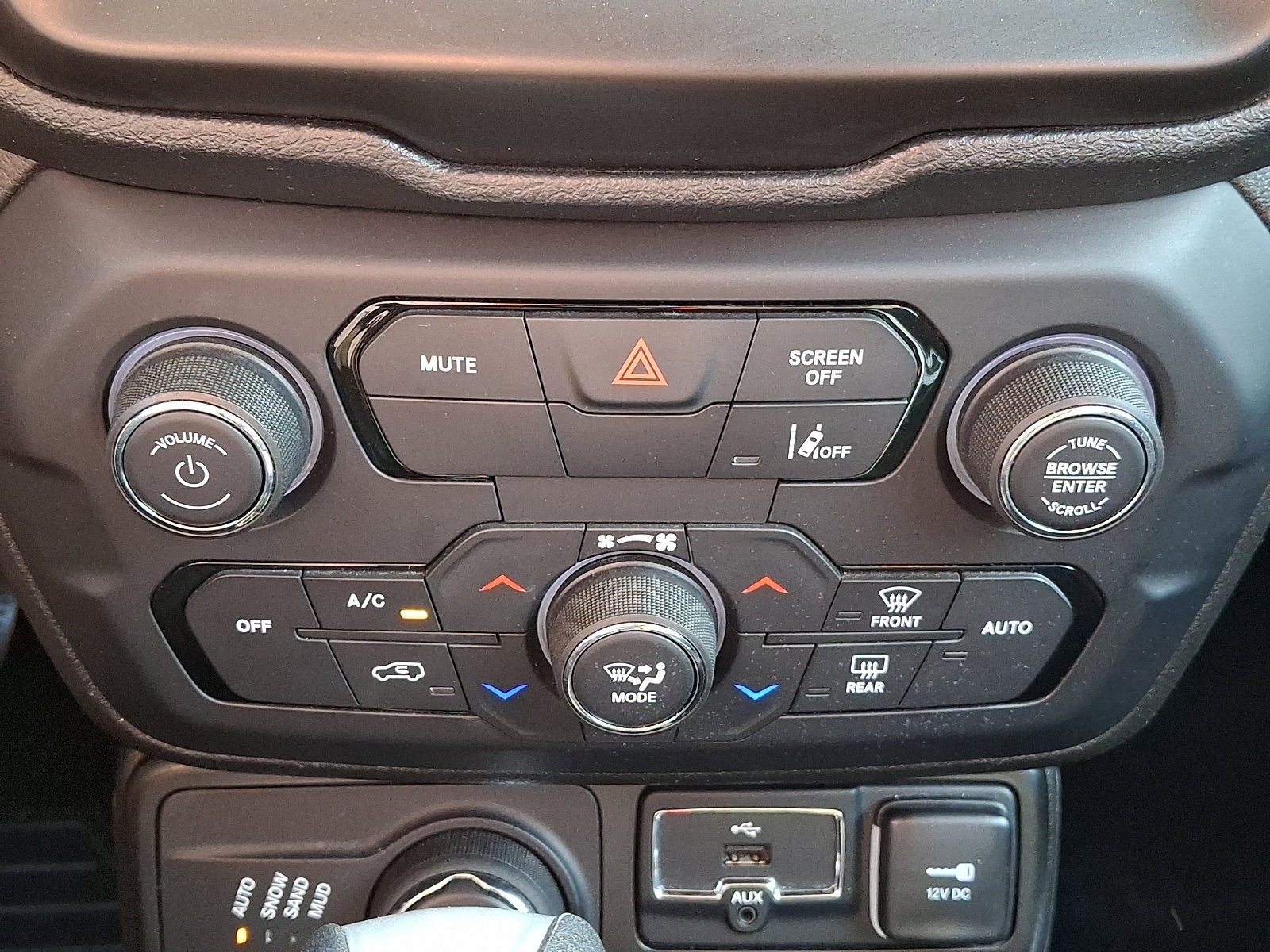 Used 2023 Slate Blue Pearlcoat Jeep Latitude image 14