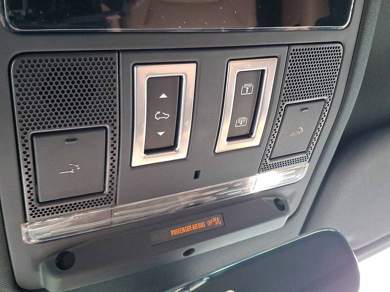 New 2026 Woolstone Green LAND ROVER X-Dynamic SE image 17