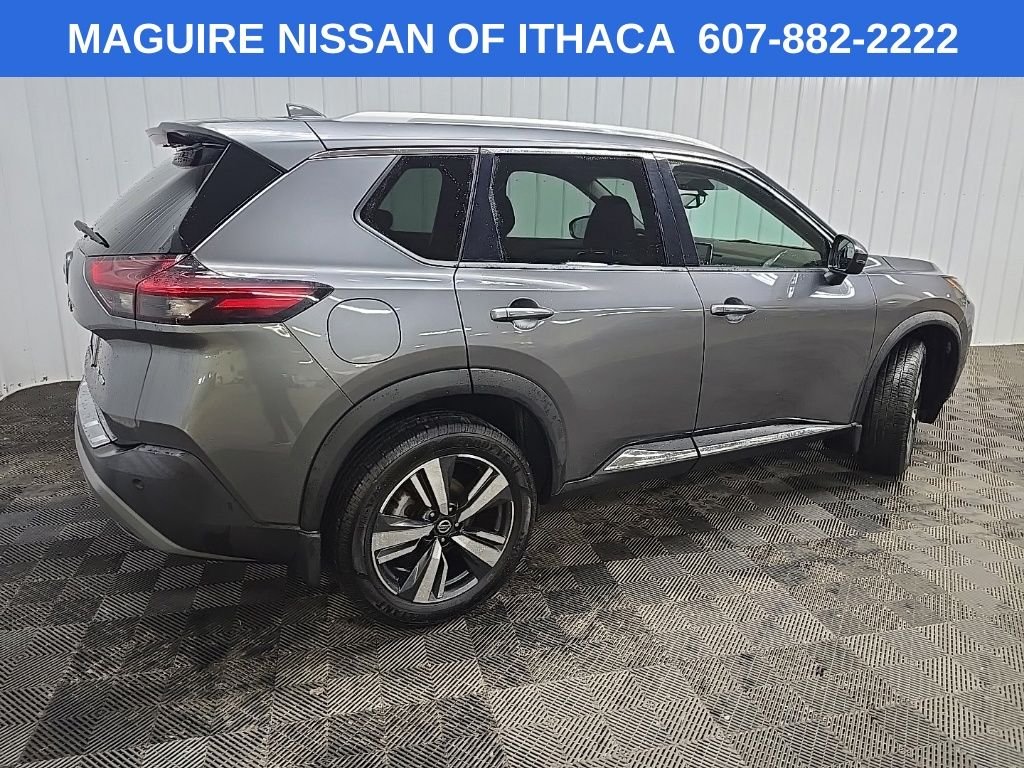 Used 2021 Gray Nissan SL image 3