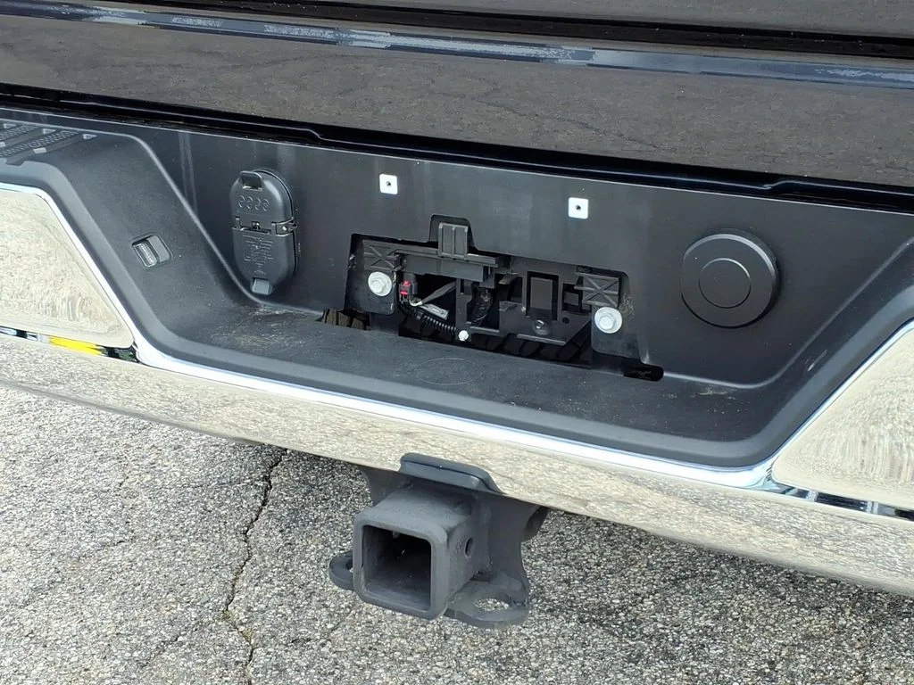 Used 2024 Gray Chevrolet LT image 4