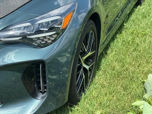Used 2022 Green Kia GT-Line image 5