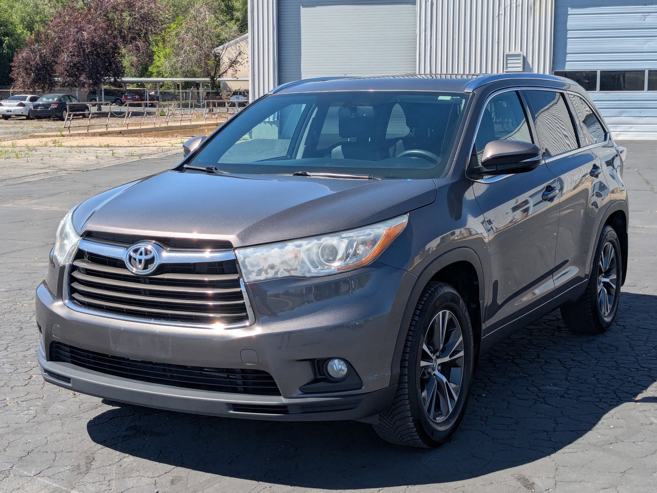 Used 2016 Predawn Gray Mica Toyota XLE image 8