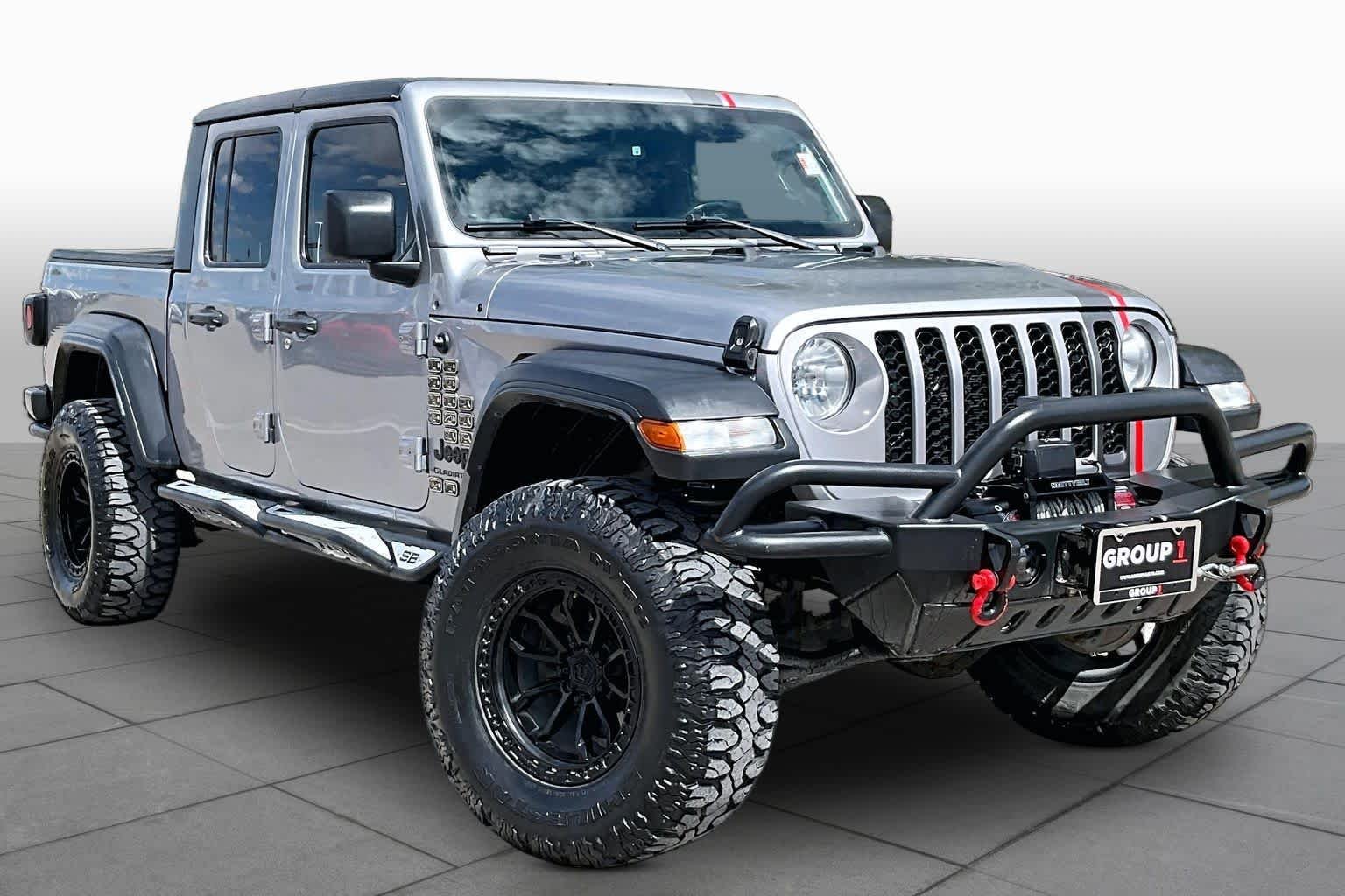 Used 2020 Billet Silver Metallic Clearcoat Jeep Sport S image 3