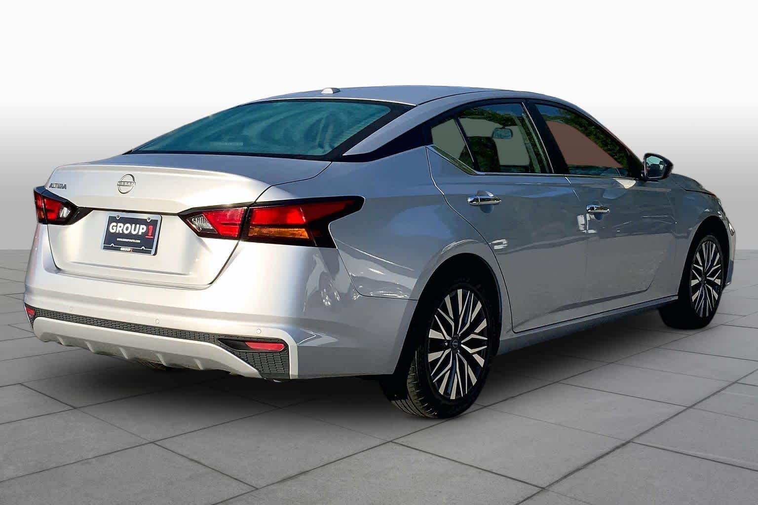 Used 2025 Brilliant Silver Metallic Nissan SV image 12