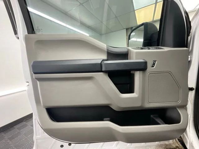 Used 2019 White Ford XL image 12