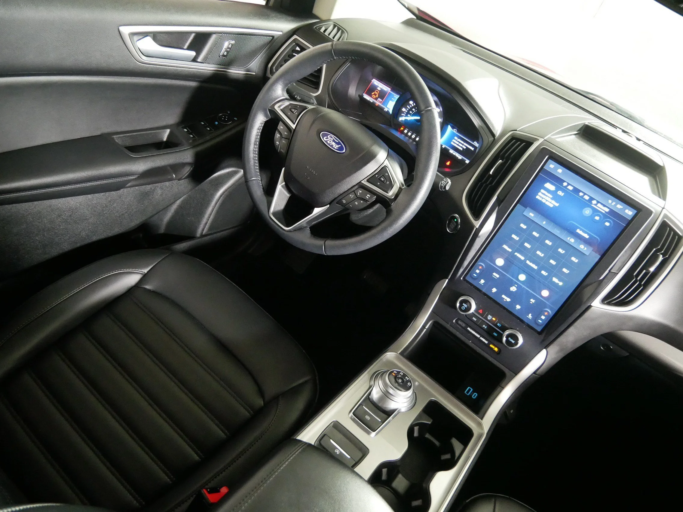 Used 2023 Rapid Red Metallic Tinted Clearcoat Ford SEL image 9