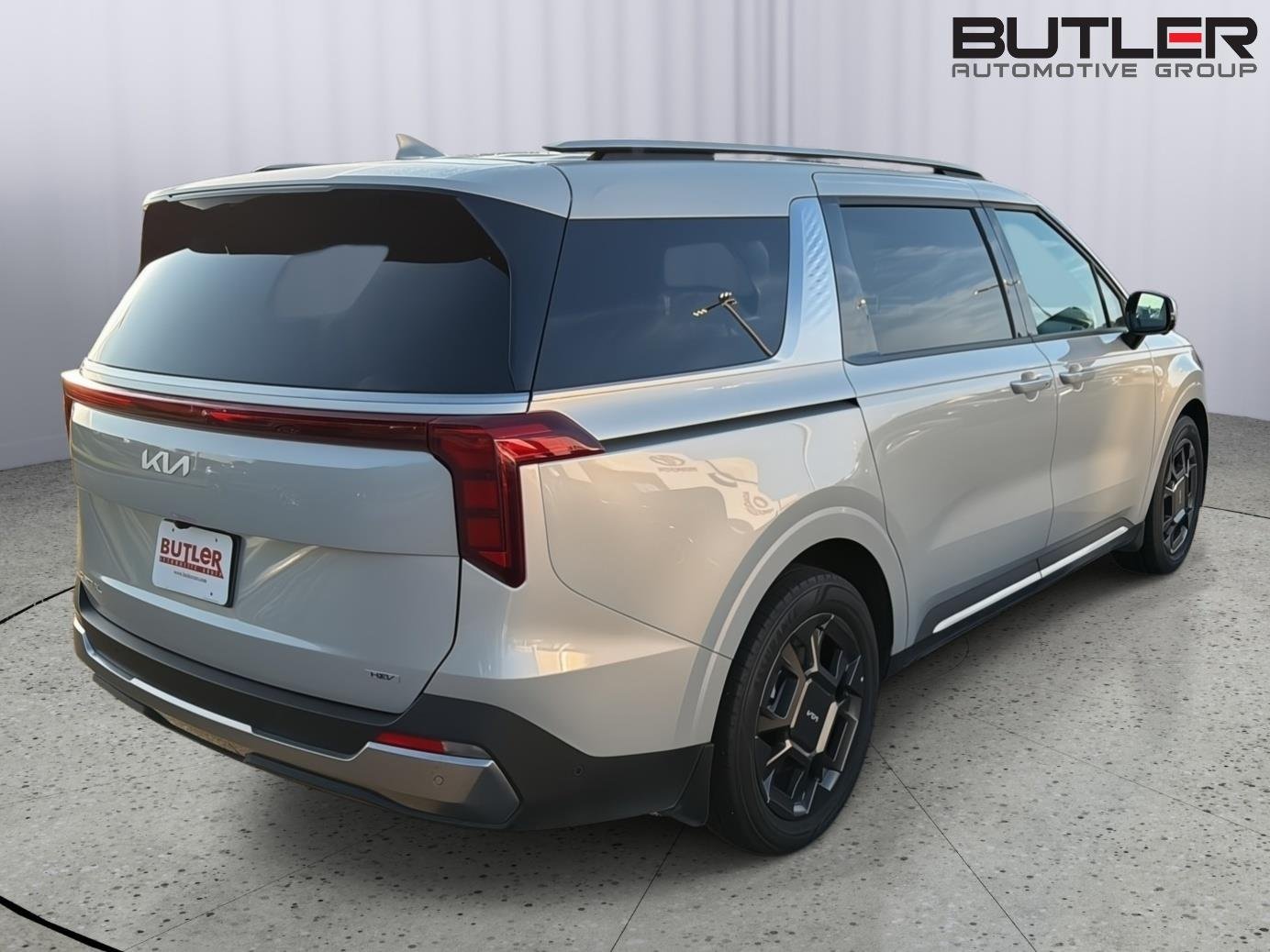 Used 2025 Ivory Silver Gloss Kia SX image 6