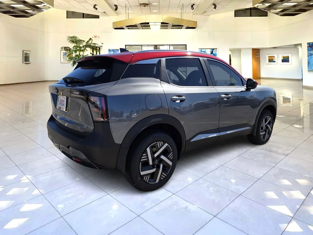 New 2026 Gun Metallic / Scarlet Ember Tintcoat Two-tone Nissan SV image 3