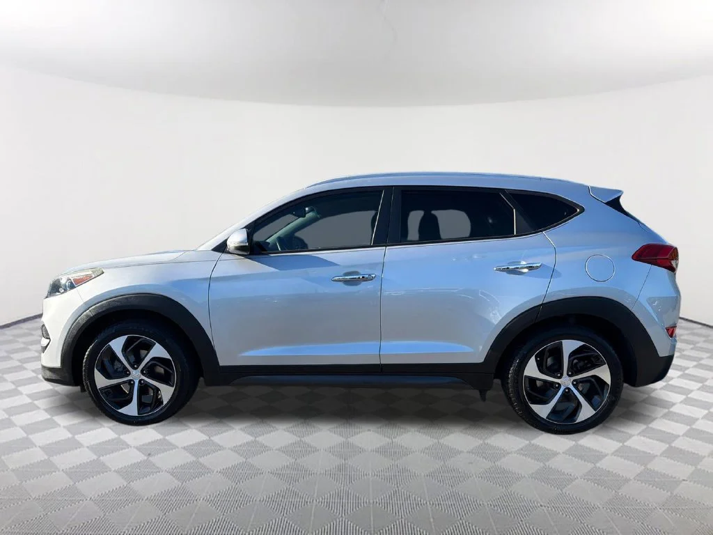 Used 2016 Silver Hyundai Limited image 8