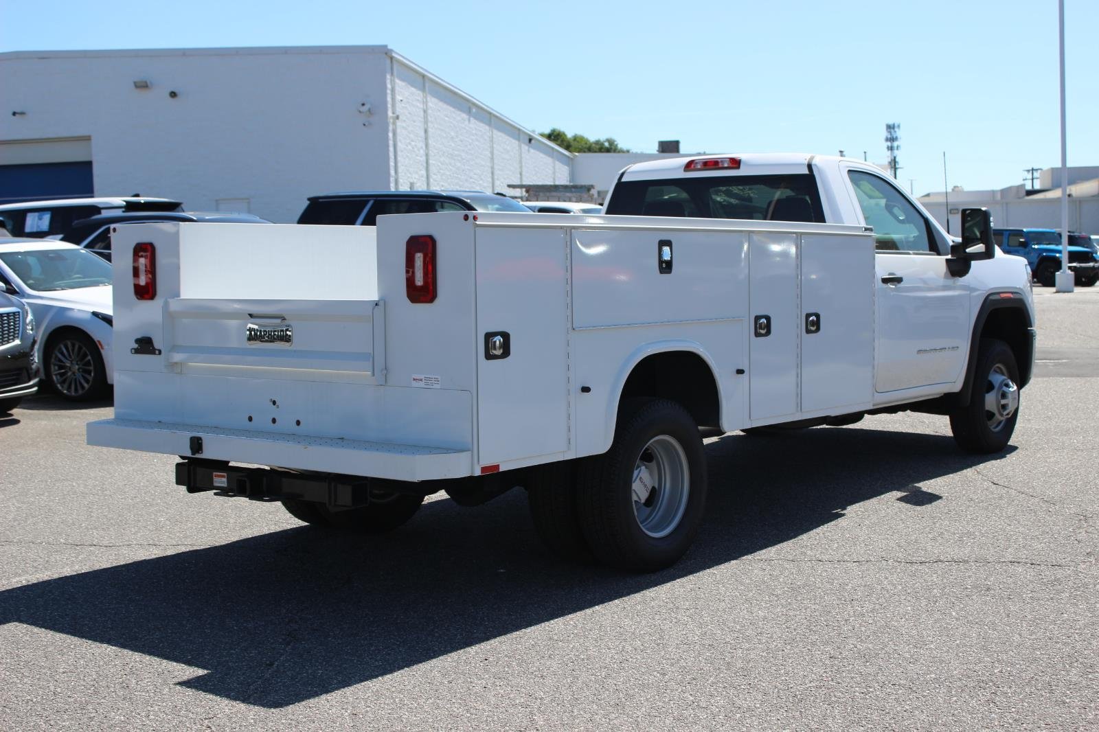 New 2026 Summit White GMC Pro image 4