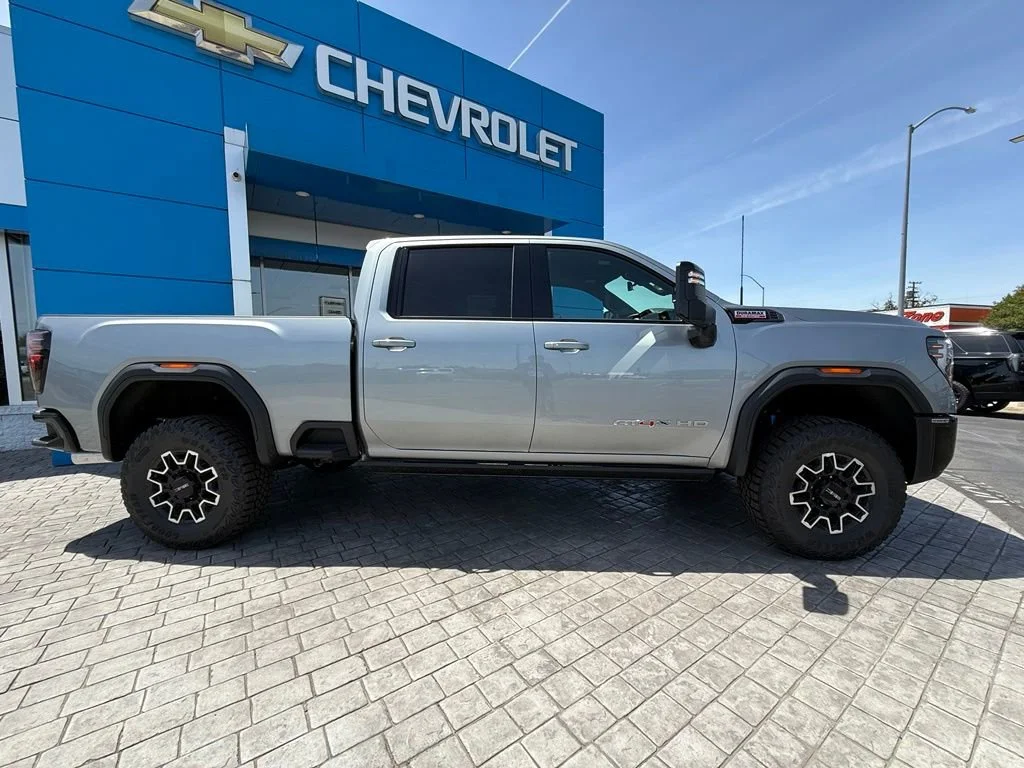 New 2026 Sterling Metallic GMC AT4X image 7