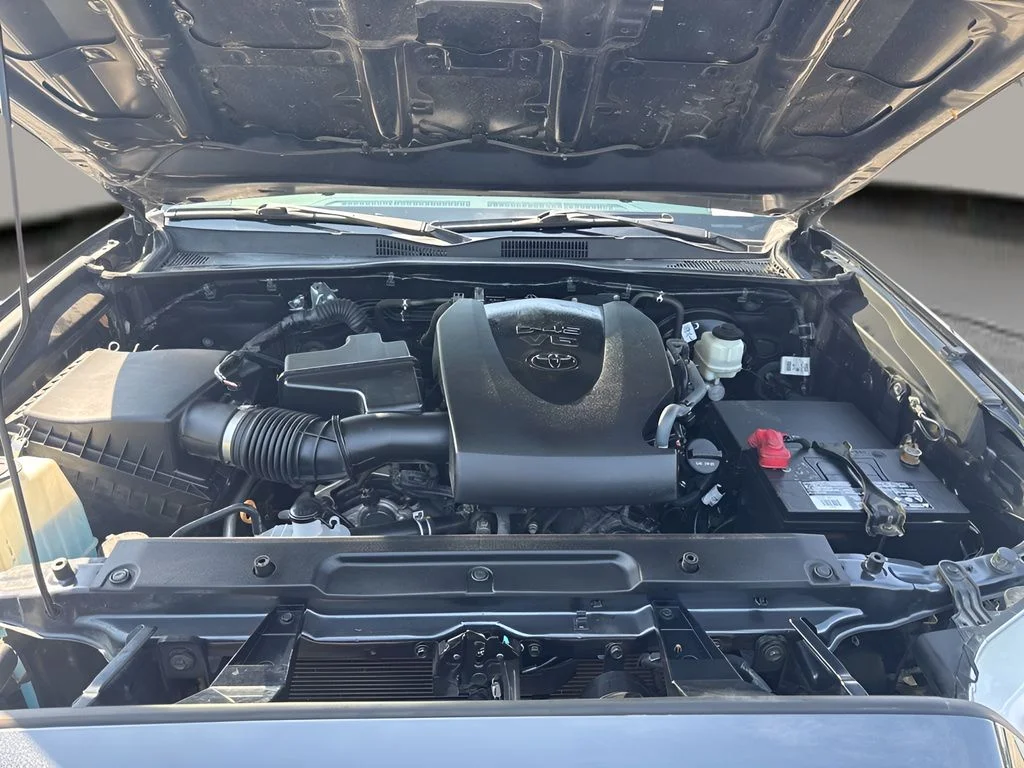 Used 2020 Gray Toyota SR5 image 31