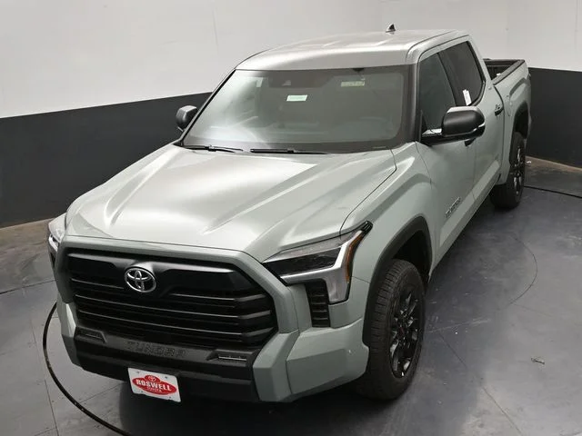 Used 2025  Toyota SR5 image 27