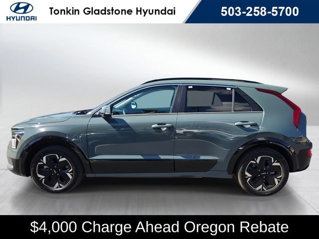 Used 2023 Cityscape Green Kia Wind image 6