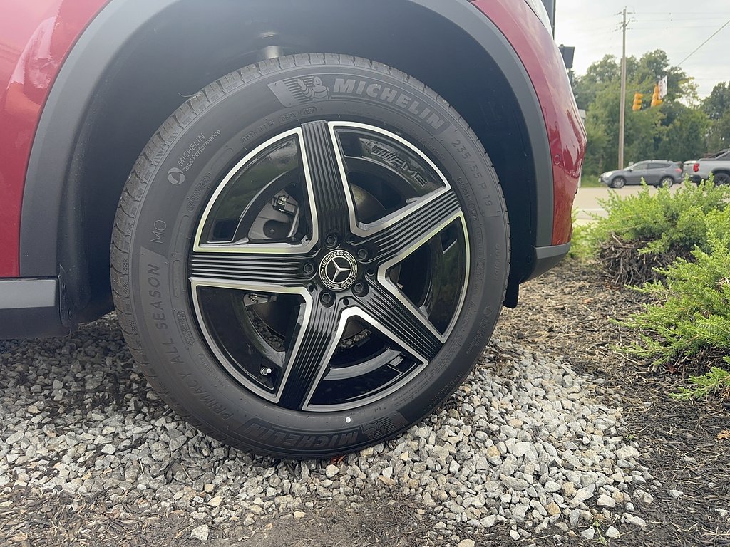 New 2026 MANUFAKTUR Patagonia Red Metallic Mercedes-Benz GLC 300 4MATIC® image 10