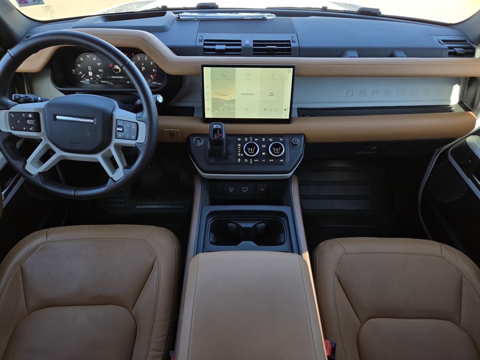 Used 2024 Fuji White Land Rover SE image 23
