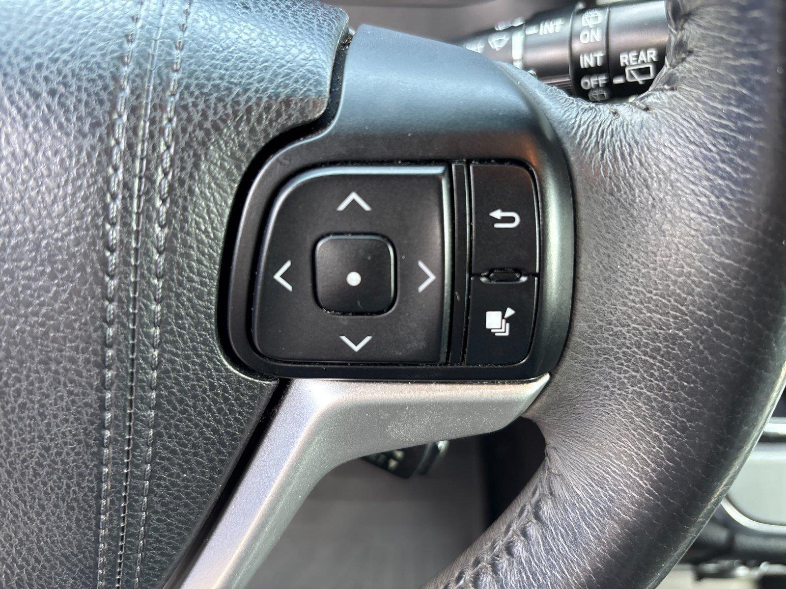 Used 2016 Midnight Black Metallic Toyota SE image 19