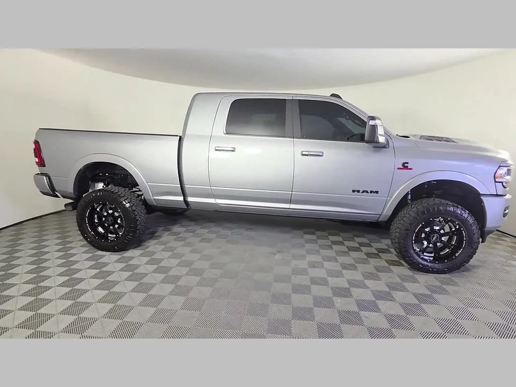 Used 2024 Billet Silver Metallic Clearcoat Ram Laramie image 37