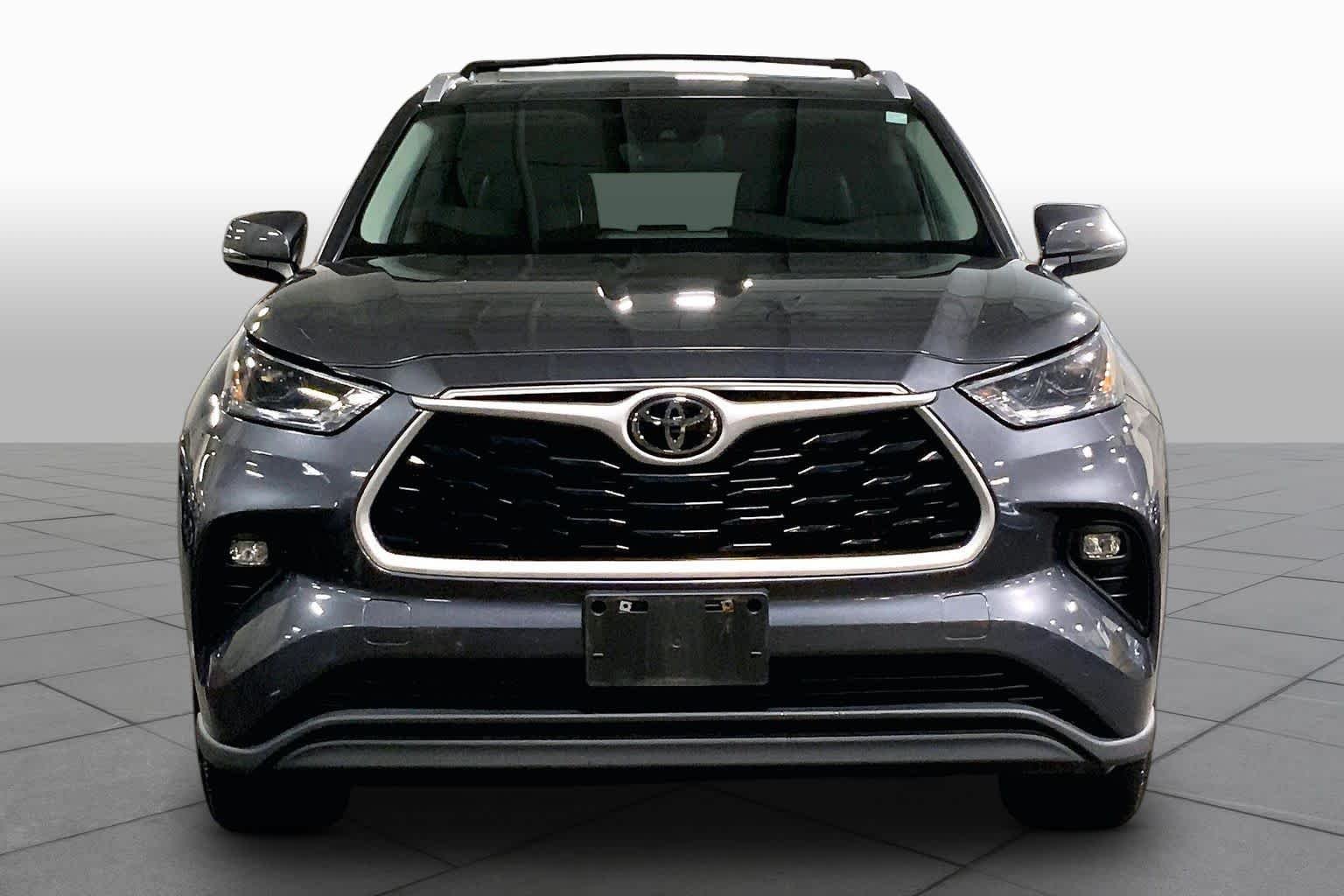 Used 2023 Magnetic Gray Metallic Toyota XLE image 4