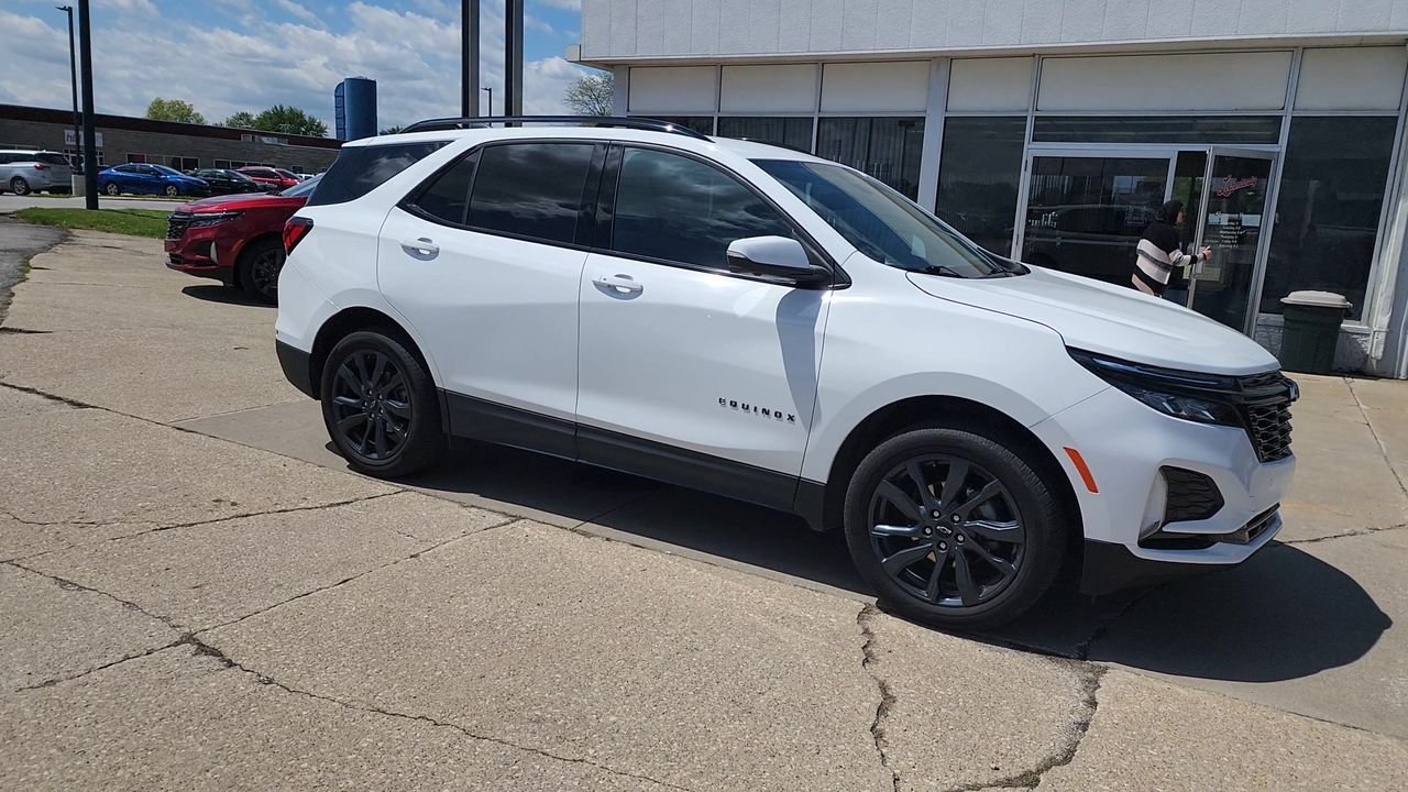 Used 2024 Summit White Chevrolet RS image 6