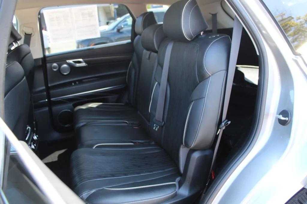 Used 2023 Silver Genesis 3.5T Advanced + image 17