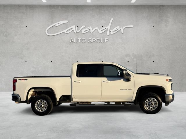 Used 2025 Summit White Chevrolet LT image 17