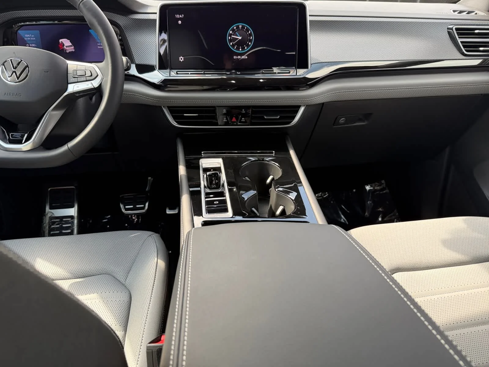 2026 Volkswagen Atlas Cross Sport SEL R-LINE - Photo 11