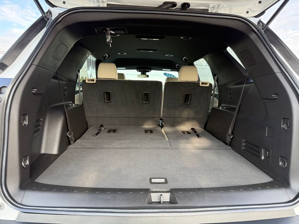 Used 2022 White Chevrolet LS image 15