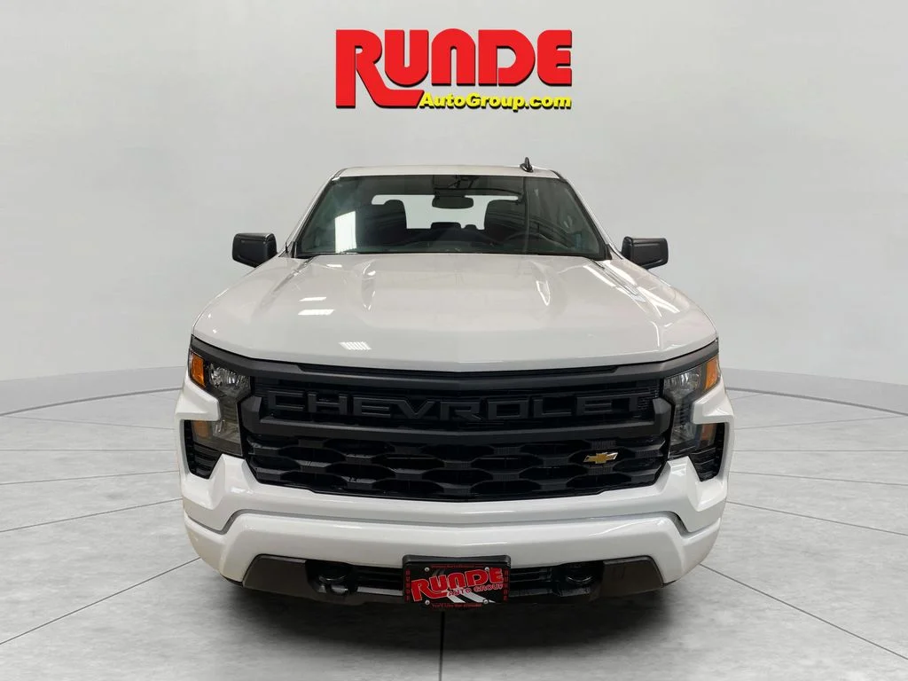 Used 2025 Summit White Chevrolet Custom image 6