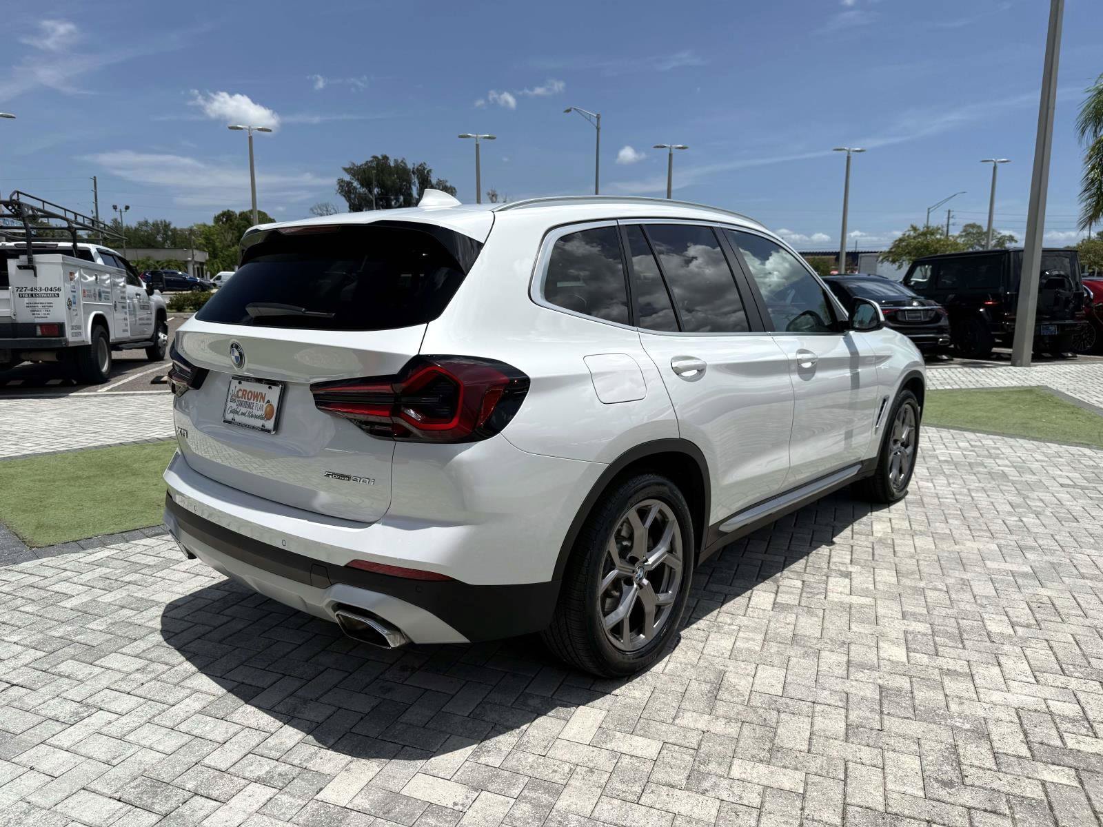 Used 2022 Mineral White Metallic BMW sDrive30i image 5