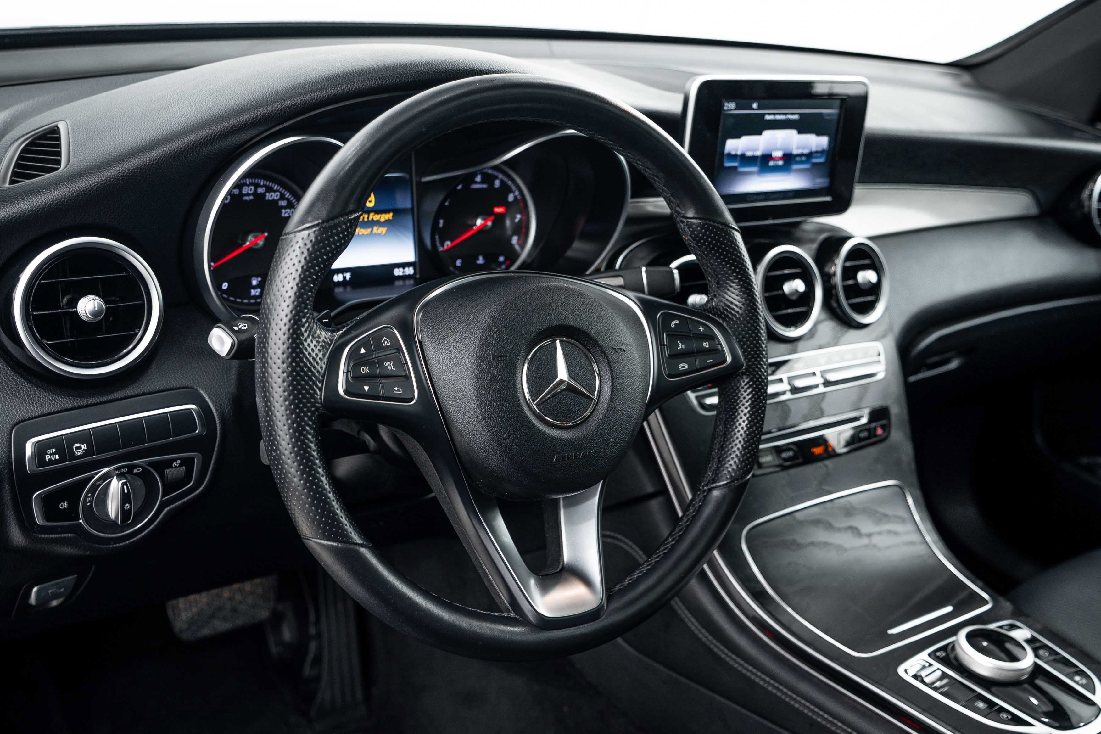 Used 2019 Selenite Grey Metallic Mercedes-Benz GLC 300 image 10